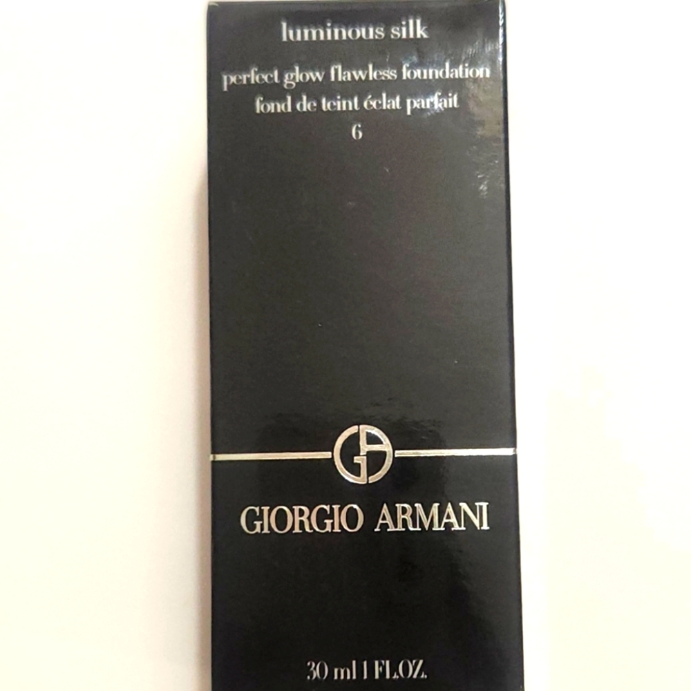 Luminous Silk foundation #6